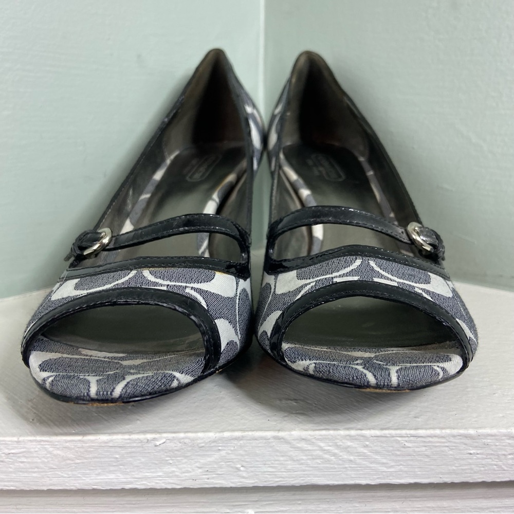 Coach Hayes Peep Open Toe Sz 7.5 Signature Fabric Black Patent Leather Heels - Picture 3 of 12